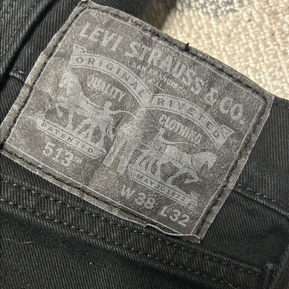 Levi's Men's Dark Black Straight Jeans - Picture 6 of 7